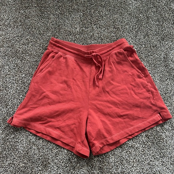 Old navy shorts - Picture 2 of 4
